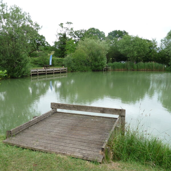 Beautiful Alcott Farm Fishery- Fishing lakes near Birmingham