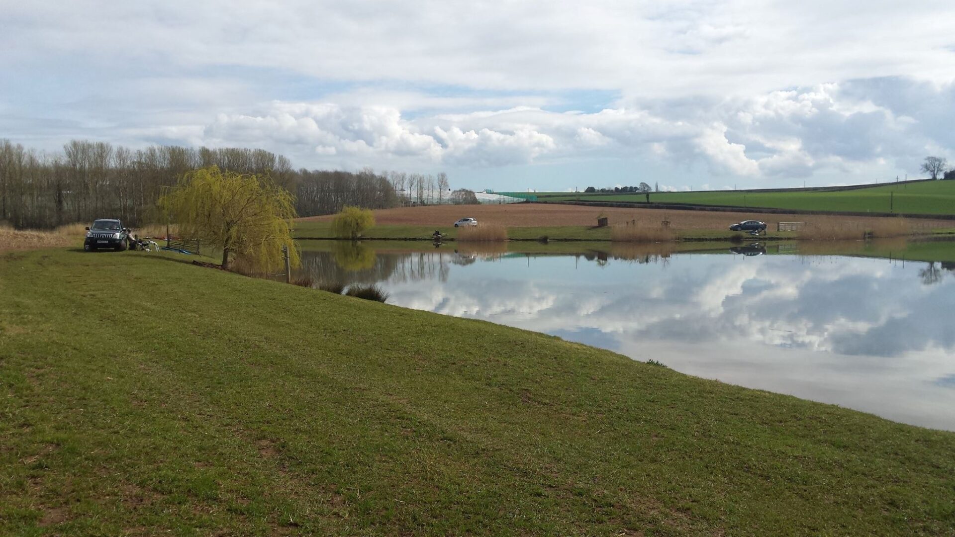 Andy's Fishing Lake Fisheries.co.uk