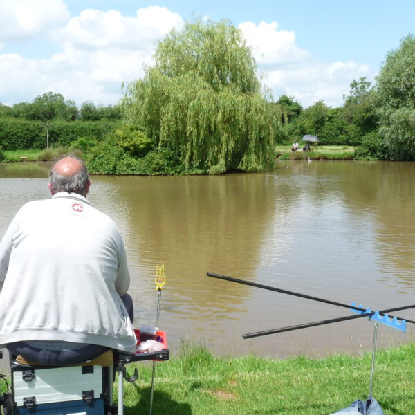 Stone End Farm Fishery in Gloucestershire