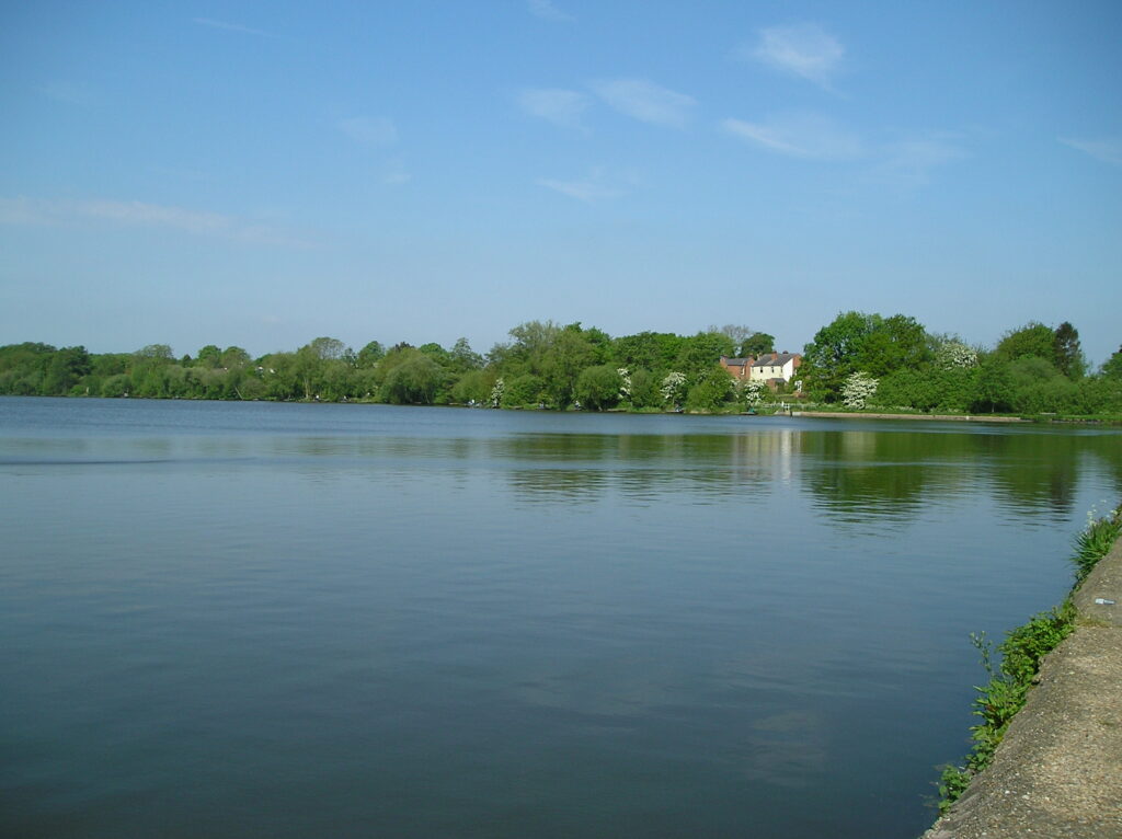 Earlswood Lakes