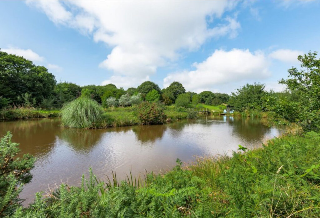 Barn Conversion, Land and Lake