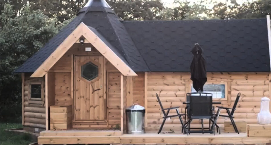 One of the two BBQ Glamping Huts at Elton Barn Fishery and Retreat in Nottinghamshire