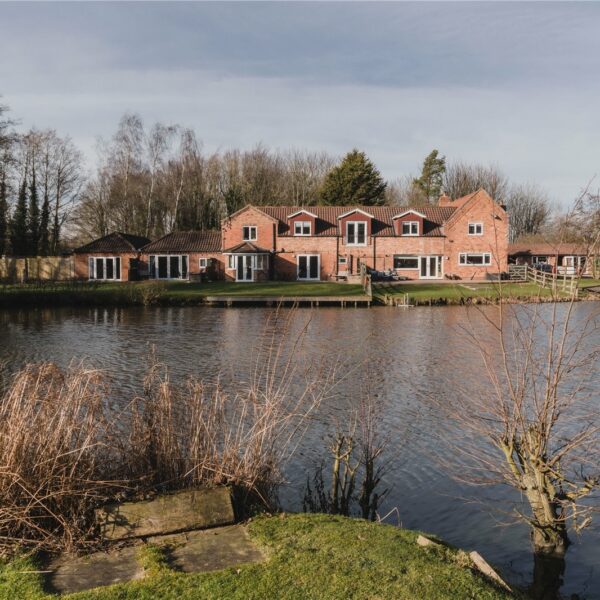 Butterswood Lodge, holiday lets, fishery and stables for sale in North Lincolnshire