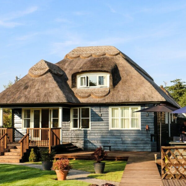 Ideal for an angling holiday - Waters Edge Cottage in Wroxham, Norfolk