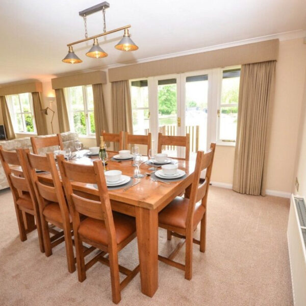 Ideal for an angling holiday - Waters Edge Cottage in Wroxham, Norfolk