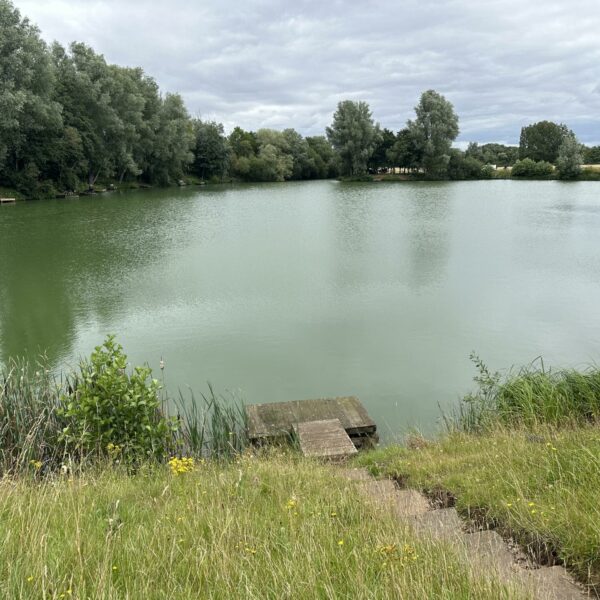 Meadowlands Fishery near Coventry in the West Midlands