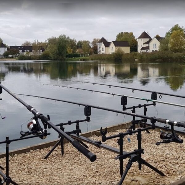 Fishing on Windrush Lake - Cotswold Water Park