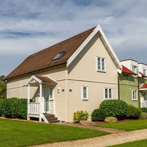 Lakeside Lodge at Cotswold Water Park