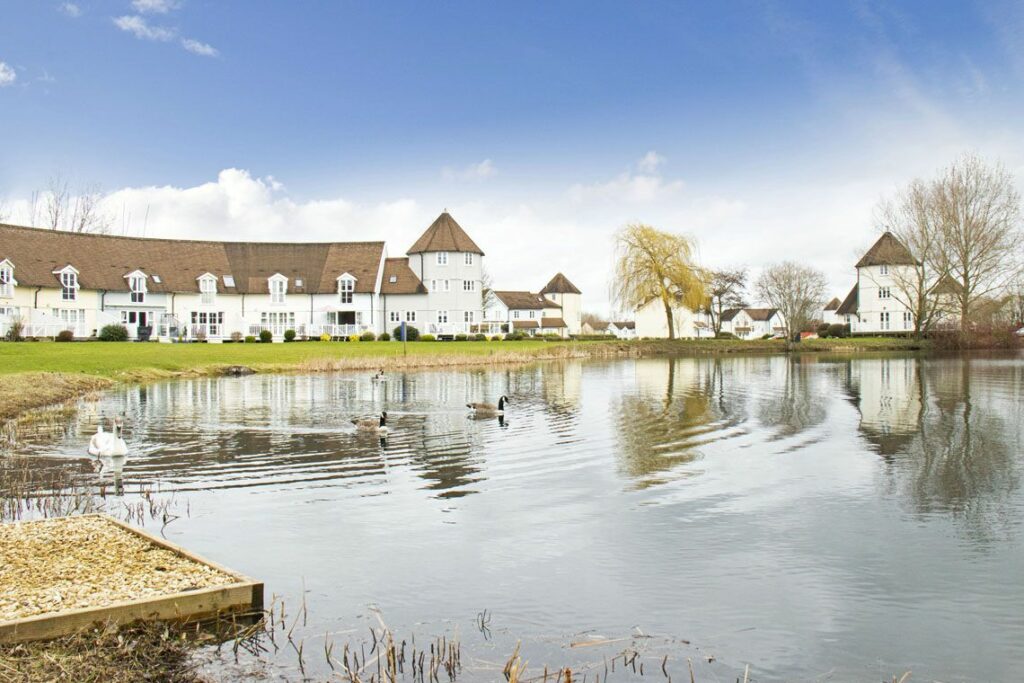 Tortola Lodge Cotswold Water Park