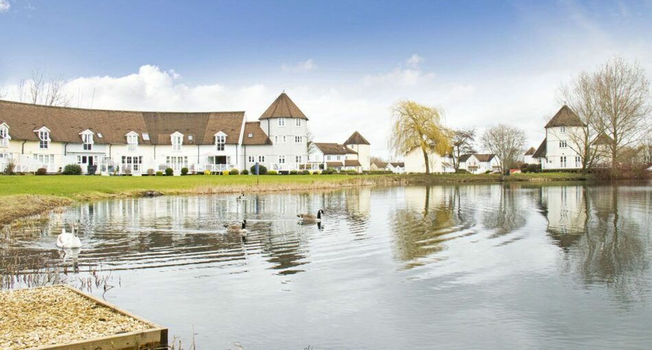 A lake at Tortola Lodge at Cotswold Water Park